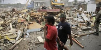 Aftershocks rock Indonesia after 7.8 magnitude quake, calls for calm